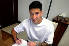 Luciano Paredes firmó su contrato por un año con Gimnasia y Esgrima. Luciano Paredes firmó su contrato por un año con Gimnasia y Esgrima.