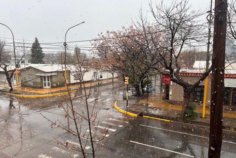 videos: se registran nevadas en el llano mendocino videos: se registran nevadas en el llano mendocino