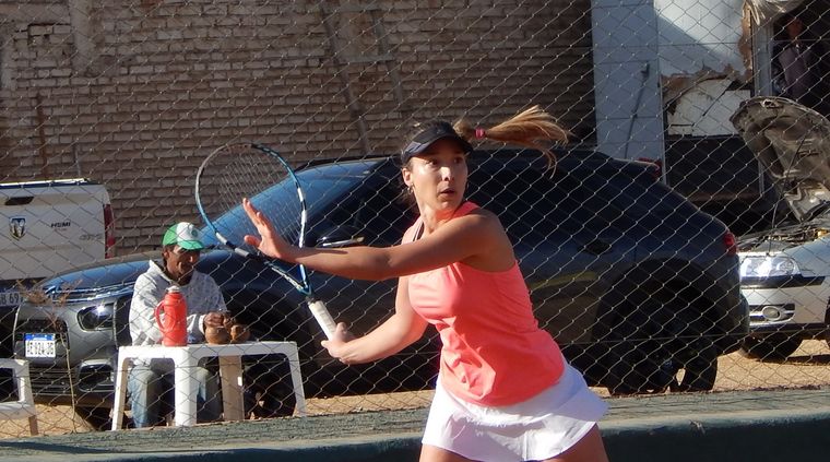 Valentina Parrilla tuvo que batallar bastante para quedarse con el partido. Foto: Juan Borsani/MDZ