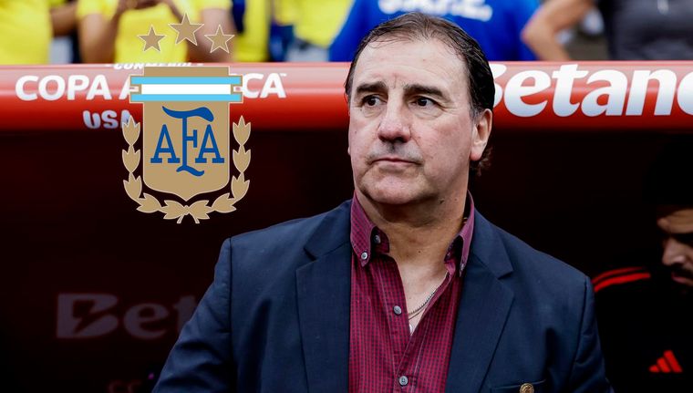 Néstor Lorenzo palpitó el duelo ante la Selección argentina.