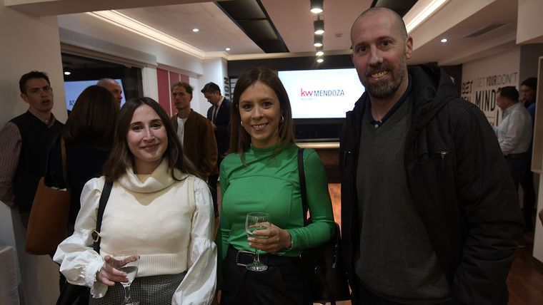 Agostina Gilyam, Jimena Sampere y Pablo Coria. Agostina Gilyam, Jimena Sampere y Pablo Coria.