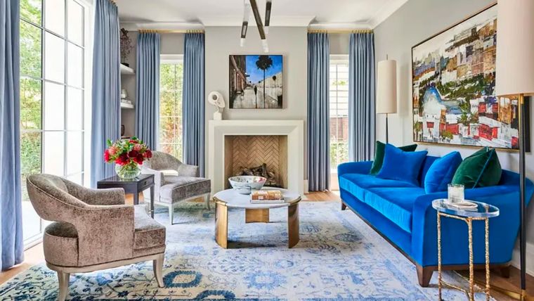 Jamás levantar el piso del comedor por impulso para encontrar solo tierra desnuda y vigas podridas abajo, sin ningún plan ni financiamiento para arreglarlo. Foto: Michael Blevins. y JLayton Interiors