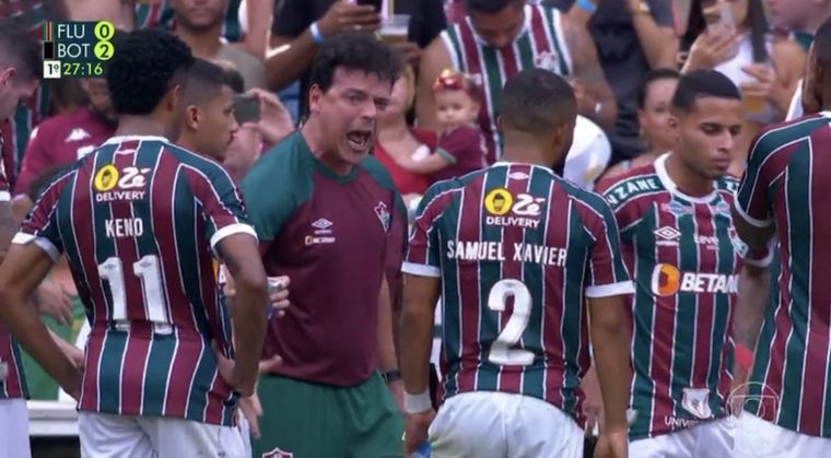 Diniz, DT de Fluminense, explotó contra sus jugadores en la derrota de Botafogo