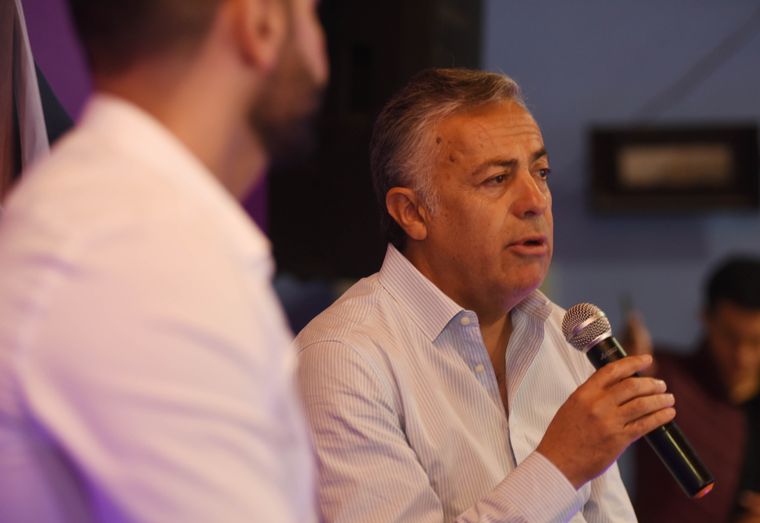 Cornejo presentó a Leo Fernández en Santa Rosa. Foto: Prensa Cornejo