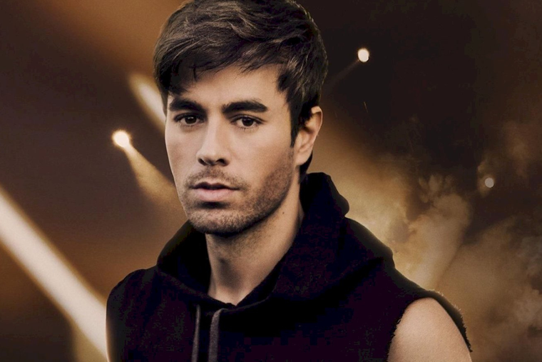 Sorpresa: Enrique Iglesias a los besos con una fan Enrique Iglesias Foto: Archivo