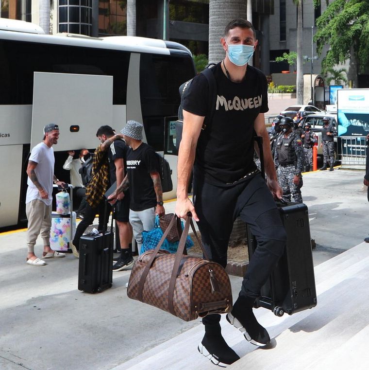 El Dibu Martínez, uno de los que se sumó este lunes Foto: AFA