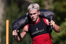 Santi López sigue sin renovar su contrato y en Independiente se impacientan. Foto: Instagram @santiiloopez11 Santi López sigue sin renovar su contrato y en Independiente se impacientan. Foto: Instagram @santiiloopez11