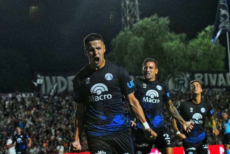 Alex Arce está a un paso de retornar a Independiente Rivadavia.