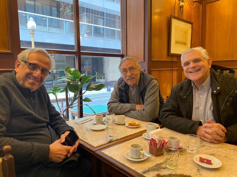 La foto de López Murphy junto a Suárez Lastra y Brandoni. Foto: Twitter López Murphy