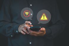 Desactiva la conexión automática a Wi-Fi en tu teléfono: evita redes abiertas y reduce el riesgo de espionaje y fraudes.
