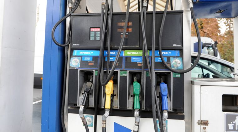 Cargar nafta de noche es un poco más barato y recomiendan utilizar esa promoción. Cargar nafta de noche es un poco más barato y recomiendan utilizar esa promoción.