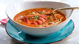 La langosta en sopa de tomate fue uno de los platos que cenó Trump en China.