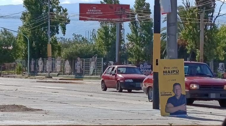 El cartel que promociona a Cristian Di Betta como concejal, a metros de la panadería de sus padres. El cartel que promociona a Cristian Di Betta como concejal, a metros de la panadería de sus padres.