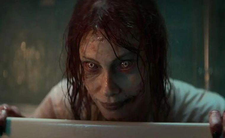 De esta forma completamente terrorífica, promocionan Evil Dead Rise.