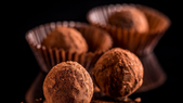 Placer intenso: receta de trufas de chocolate y crema para golosos Placer intenso: receta de trufas de chocolate y crema para golosos