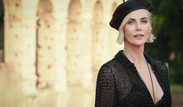 Charlize Theron hizo una impactante confesión acerca de su físico.