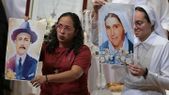 Un médico y una monja que nació sin un brazo son los primeros santos venezolanos. Un médico y una monja que nació sin un brazo son los primeros santos venezolanos.