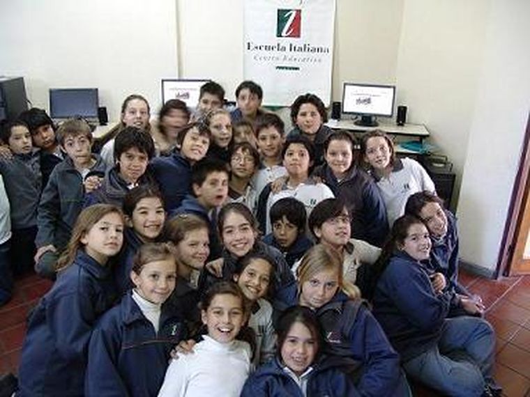 Los chicos, durante la visita de MDZ.
