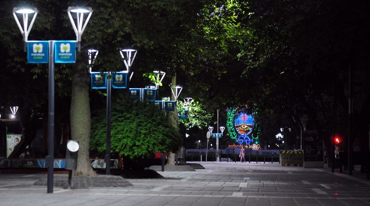 La Peatonal Sarmiento se inauguró en 1989. La Peatonal Sarmiento se inauguró en 1989.