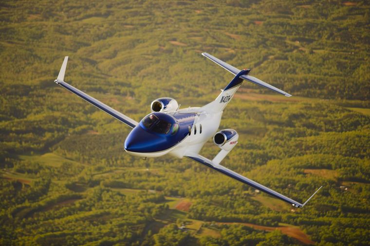 El avión Honda Jet, la aeronave elegida por Adorni para viajar a Uruguay para descansar.