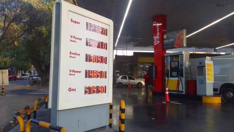 En marzo vuelven a subir la nafta y el gasoil.