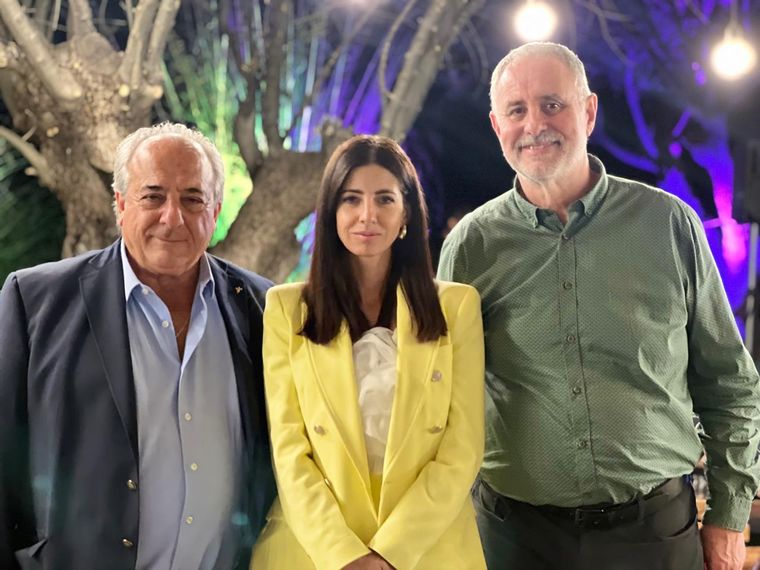 Walter Bressia (Presidente de Bodegas de Argentina), Magdalena Pesce (Ceo de Wines of Argentina) y Milton Kuret (Gerente de Bodegas de Argentina). Walter Bressia (Presidente de Bodegas de Argentina), Magdalena Pesce (Ceo de Wines of Argentina) y Milton Kuret (Gerente de Bodegas de Argentina).