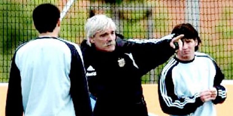 Gerardo Salorio dando indicaciones. Foto: Archivo