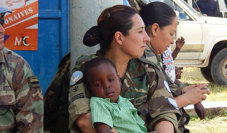 Tras tres décadas de servicio, destinos en todo el país y misiones en el exterior, una mendocina llegó al máximo grado de su carrera en la Armada Argentina.