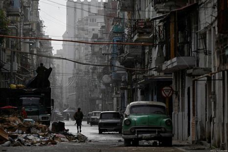 una red electrica obsoleta y el bloqueo petrolero hunden a cuba en un nuevo apagon nacional una red electrica obsoleta y el bloqueo petrolero hunden a cuba en un nuevo apagon nacional