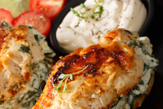 Sabor al máximo: receta de pechuga rellena con espinaca y queso crema sin complicaciones.