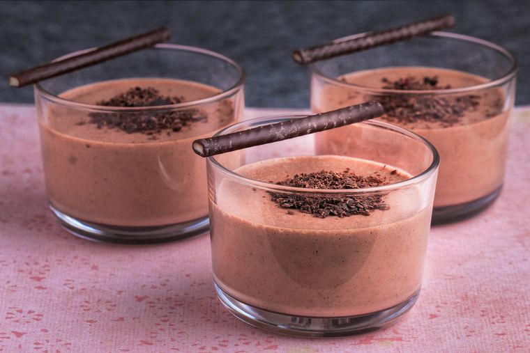 Gracias a la receta de mousse de chocolate keto, puedes disfrutar de un postre cremoso sin afectar la cetosis. Gracias a la receta de mousse de chocolate keto, puedes disfrutar de un postre cremoso sin afectar la cetosis.
