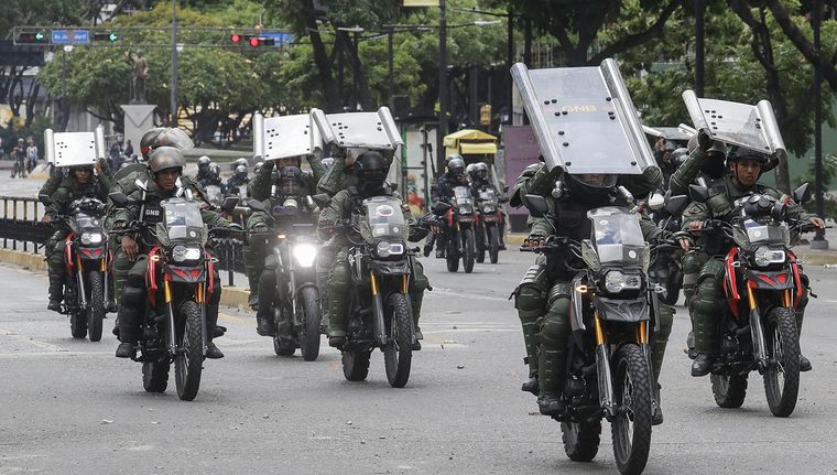 En Venezuela, se retiene a presos políticos, le advierten al papa León XIV. Foto Efe