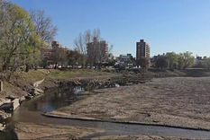 La Municipalidad de Villa Carlos Paz decretó el alerta roja en el servicio de agua potable por la bajante del nivel del río San Antonio, afluente del lago San Roque. Foto: Captura de video Luis Tórtolo
