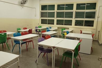 MDZol | El aula vacía. La imagen que tiene muchas veces el docente cuando se presenta para iniciar la clase en el turno noche. Foto: Bruno Videla