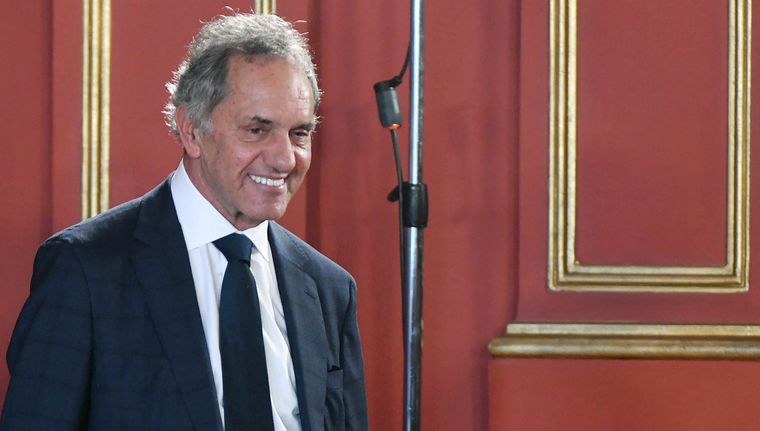 Daniel Scioli, entabla vínculos con dirigentes de distintos partidos. Foto: NA