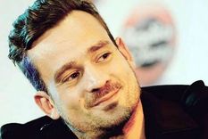 El cantante -ex líder de Tan Biónica- había sido ingresado el 17 febrero pasado de urgencia y este viernes recuperó la conciencia, según indicaron allegados al artista.