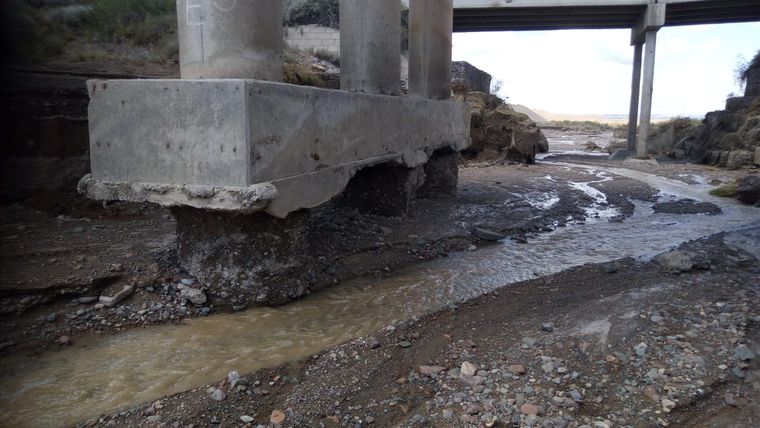 base puente Así quedó la base de uno de los puentes de la Ruta 40.