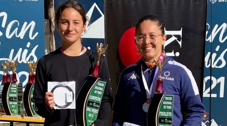 Las finalistas en 18 años, Greta Zawels y Trinidad Vagliengo. Foto: Gentileza