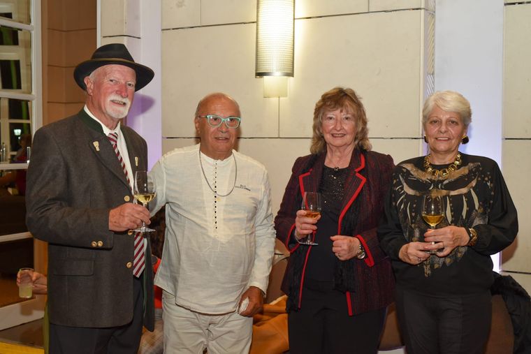 Federico Kahr, Giuseppe Cuccurullo, Cristina Pira y Cristina Picón. Federico Kahr, Giuseppe Cuccurullo, Cristina Pira y Cristina Picón.