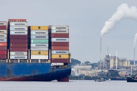 En lo que va del año las exportaciones crecieron a un ritmo del 8%, mientras que las importaciones avanzaron 29%, impactando en una caída del 57% en el saldo comercial. En lo que va del año las exportaciones crecieron a un ritmo del 8%, mientras que las importaciones avanzaron 29%, impactando en una caída del 57% en el saldo comercial.