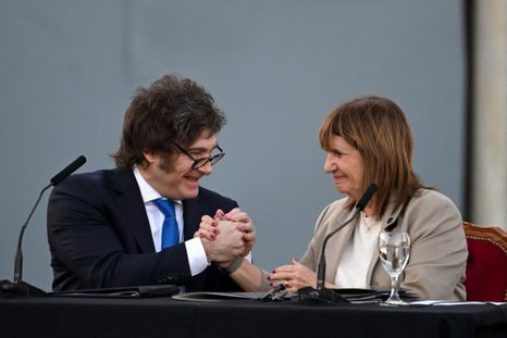 Patricia Bullrich y Javier Milei negocian cambios electorales para 2027. Patricia Bullrich y Javier Milei negocian cambios electorales para 2027.