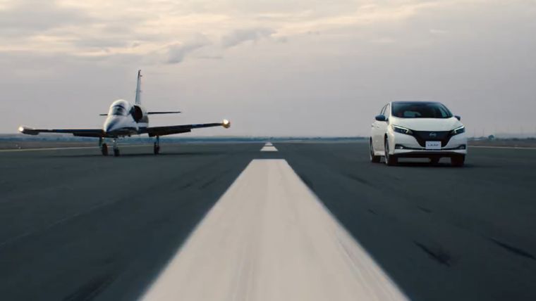 Nissan Leaf v L-39 Albatros