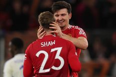 Harry Maguire festeja el gol de la victoria del Manchester United con Luke Shaw. Fue un verdadero milagro. Foto: EFE Harry Maguire festeja el gol de la victoria del Manchester United con Luke Shaw. Fue un verdadero milagro. Foto: EFE