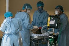 Un jefe médico le explicó a su equipo a quién salvar y a quién no entre los contagiados de Covid-19