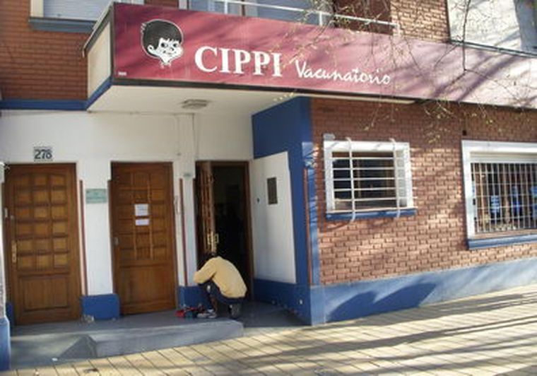 El vacunatorio está ubicado en calle Colón 284, de Capital. Foto: Mdz