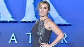 Kate Winslet fue la última y más reciente ejemplificadora de la moda circular, reciclando un vestido que usó hace unos años (Foto: Profimedia.cz)