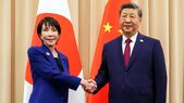 Sanae Takaichi, de Japón, y Xi Jinping, de China. La tensión entre China y Japón por Taiwán ya provocó casi medio millón de cancelaciones de vuelos y la suspensión de viajes turísticos. Sanae Takaichi, de Japón, y Xi Jinping, de China. La tensión entre China y Japón por Taiwán ya provocó casi medio millón de cancelaciones de vuelos y la suspensión de viajes turísticos.