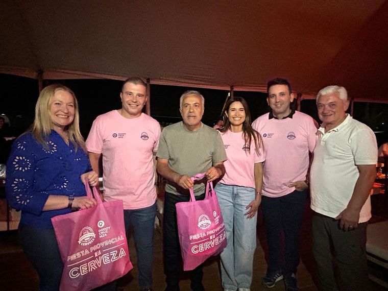 Alfredo Cornejo y Hebe Casado, presentes en la Fiesta de la Cerveza Foto: Andrea Ginestar/MDZ