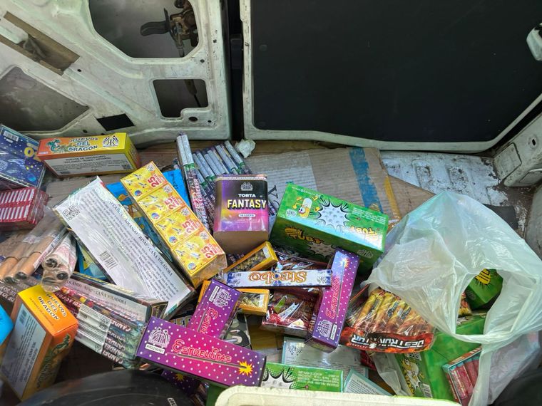 A días de Navidad, los municipios refuerzan controles y campañas para desalentar el uso de pirotecnia.