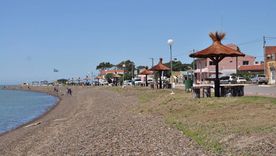 El pueblo de San Blas ofrece playas amplias y un entorno natural ideal para un verano tranquilo. El pueblo de San Blas ofrece playas amplias y un entorno natural ideal para un verano tranquilo.